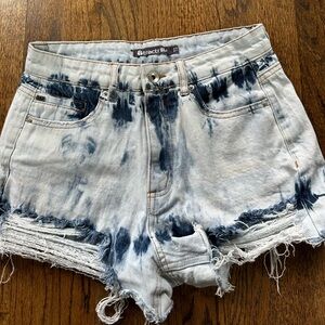 Tractr Bue Women's Tie-Dye Denim Shorts, size 27